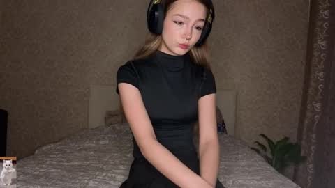 Snapshot of glennbloebaum chatting on 01/07/26, 04:09 Catalina online show from 01/07/26, 04:09