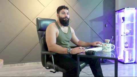 Matthew .. for short call me Matt online show from 12/11/24, 06:47