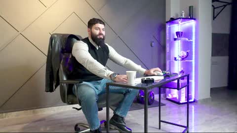 Matthew .. for short call me Matt online show from 12/15/24, 04:07