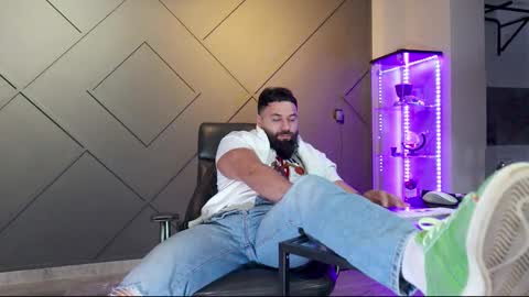 Matthew .. for short call me Matt online show from 03/01/25, 05:31