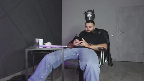 Matthew .. for short call me Matt online show from 11/09/25, 04:33