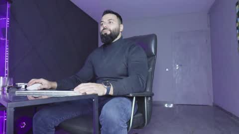 Matthew .. for short call me Matt online show from 12/16/25, 07:41