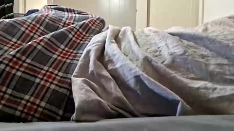 Snapshot of glitchingglob chatting on 11/27/25, 03:03 glitchingglob online show from 11/27/25, 03:03