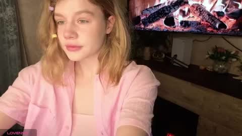 Miroslava friends call me Mira  online show from 05/29/26, 12:08