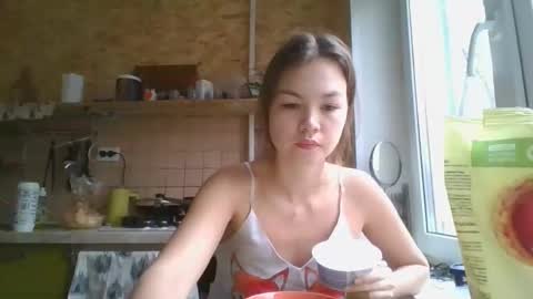 Snapshot of glitter_doll chatting on 01/10/25, 09:23 glitter_doll online show from 01/10/25, 09:23