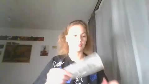 Snapshot of glitter_doll chatting on 01/11/25, 05:40 glitter_doll online show from 01/11/25, 05:40