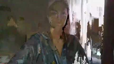 Snapshot of glitter_doll chatting on 01/17/25, 09:06 glitter_doll online show from 01/17/25, 09:06