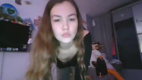 Snapshot of glitter_doll chatting on 01/18/25, 05:15 glitter_doll online show from 01/18/25, 05:15