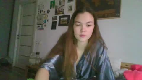 Snapshot of glitter_doll chatting on 01/22/25, 09:46 glitter_doll online show from 01/22/25, 09:46