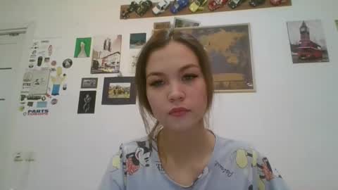 Snapshot of glitter_doll chatting on 01/26/25, 11:06 glitter_doll online show from 01/26/25, 11:06