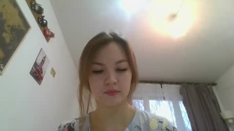 Snapshot of glitter_doll chatting on 01/28/25, 08:47 glitter_doll online show from 01/28/25, 08:47