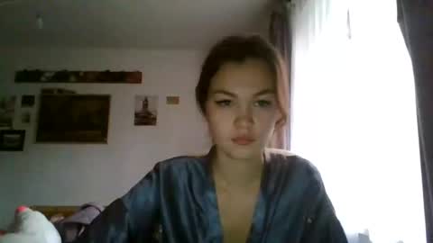Snapshot of glitter_doll chatting on 02/04/25, 10:43 glitter_doll online show from 02/04/25, 10:43