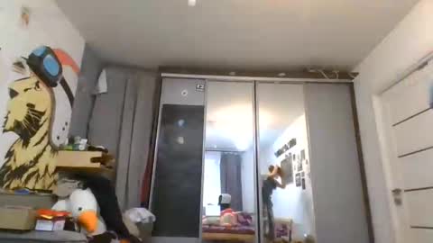Snapshot of glitter_doll chatting on 02/05/25, 08:32 glitter_doll online show from 02/05/25, 08:32