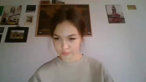 Snapshot of glitter_doll chatting on 02/07/25, 11:56 glitter_doll online show from 02/07/25, 11:56
