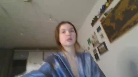 Snapshot of glitter_doll chatting on 02/25/25, 02:44 glitter_doll online show from 02/25/25, 02:44