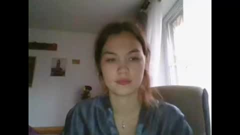 Snapshot of glitter_doll chatting on 03/04/25, 11:19 glitter_doll online show from 03/04/25, 11:19