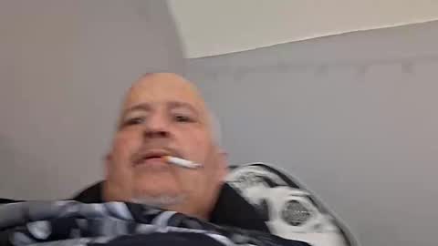 Snapshot of glizzy4u chatting on 11/12/25, 11:58 glizzy4u online show from 11/12/25, 11:58