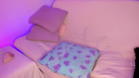 Mimi online show from 02/08/25, 05:50