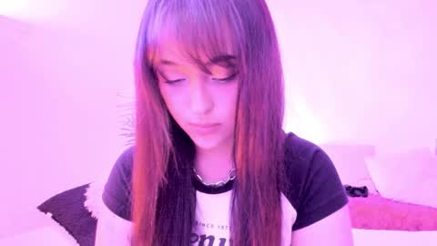 Mimi online show from 12/17/25, 06:47