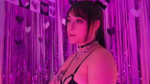 Snapshot of gloomydoll chatting on 02/14/26, 10:06 Mimi online show from 02/14/26, 10:06