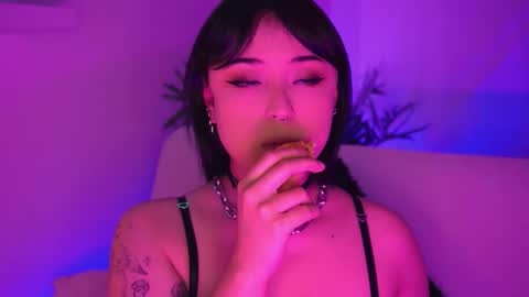 Snapshot of gloomydoll chatting on 03/05/26, 08:27 Mimi online show from 03/05/26, 08:27