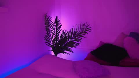 Snapshot of gloomydoll chatting on 03/21/26, 09:18 Mimi online show from 03/21/26, 09:18