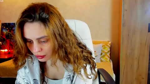 Snapshot of gloria_wood chatting on 06/04/26, 04:35 Gloria Wood online show from 06/04/26, 04:35