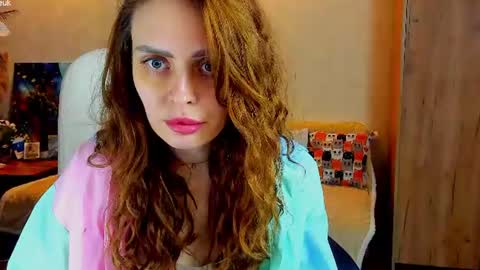 Snapshot of gloria_wood chatting on 06/11/26, 06:50 Gloria Wood online show from 06/11/26, 06:50