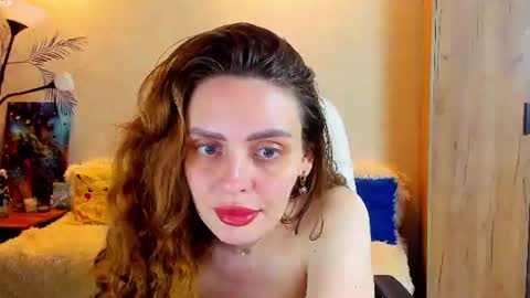 Snapshot of gloria_wood chatting on 06/16/26, 06:10 Gloria Wood online show from 06/16/26, 06:10