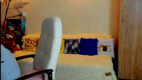 Snapshot of gloria_wood chatting on 06/21/26, 05:48 Gloria Wood online show from 06/21/26, 05:48