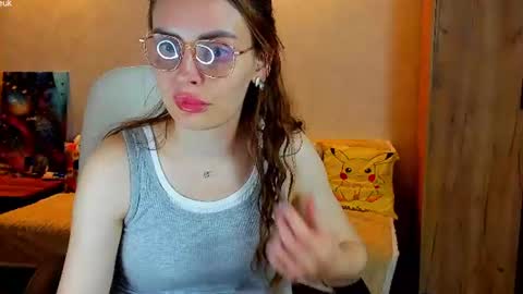 Snapshot of gloria_wood chatting on 08/03/26, 05:16 Gloria Wood online show from 08/03/26, 05:16