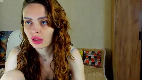 Snapshot of gloria_wood chatting on 08/06/26, 10:39 Gloria Wood online show from 08/06/26, 10:39