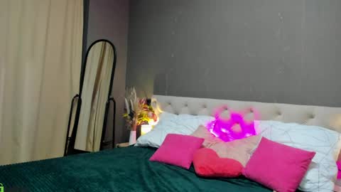 gloriaa_scott online show from 05/05/26, 01:13