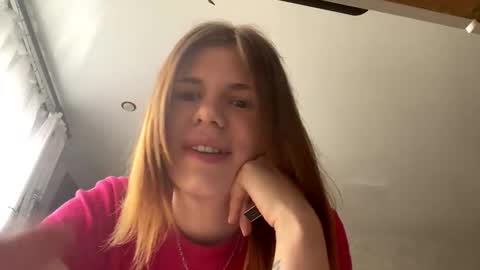  Roxy  online show from 04/23/26, 08:46