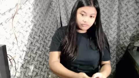 Snapshot of glossyrina chatting on 07/29/26, 10:46 Rina3 online show from 07/29/26, 10:46