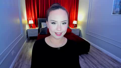 Snapshot of gloweme chatting on 03/11/26, 07:31 Mila online show from 03/11/26, 07:31