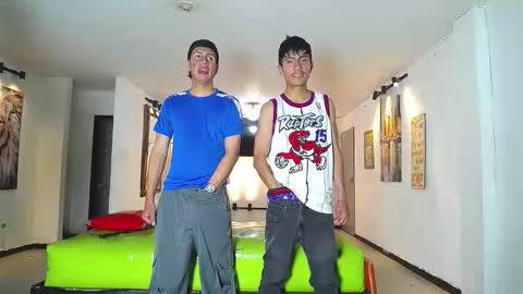 THOMAS AND DAMIAND online show from 12/02/25, 06:36