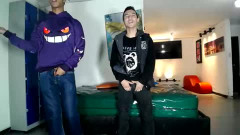 THOMAS AND DAMIAND online show from 05/02/26, 08:58