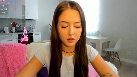 Lina online show from 03/09/26, 08:40