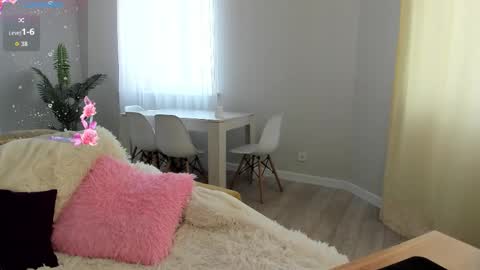 Lina online show from 03/18/26, 08:28