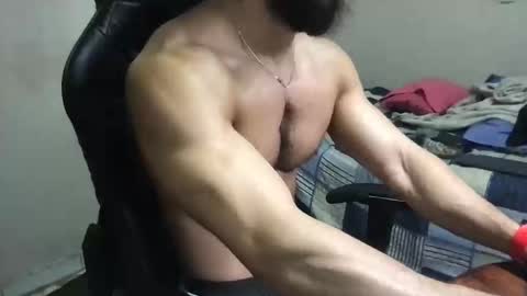 Snapshot of god_hunkules chatting on 01/04/25, 04:00 god hunkules online show from 01/04/25, 04:00