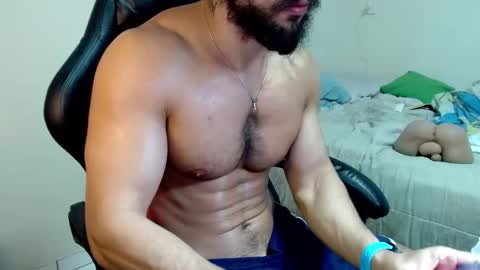 Snapshot of god_hunkules chatting on 10/10/25, 04:17 god hunkules online show from 10/10/25, 04:17