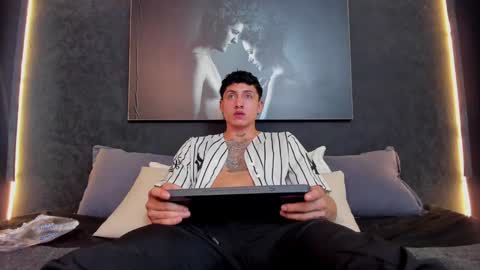 Snapshot of god_of_olympus1 chatting on 12/15/24, 09:09 steven online show from 12/15/24, 09:09