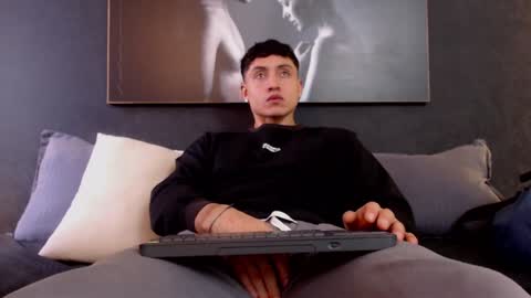 Snapshot of god_of_olympus1 chatting on 12/25/24, 06:41 steven online show from 12/25/24, 06:41