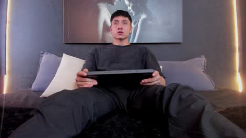 Snapshot of god_of_olympus1 chatting on 12/28/24, 06:18 steven online show from 12/28/24, 06:18