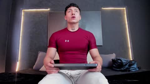 Snapshot of god_of_olympus1 chatting on 01/05/25, 06:02 steven online show from 01/05/25, 06:02