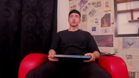 Snapshot of god_of_olympus1 chatting on 10/12/25, 10:25 steven online show from 10/12/25, 10:25