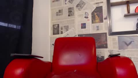 Snapshot of god_of_olympus1 chatting on 11/20/25, 01:11 steven online show from 11/20/25, 01:11