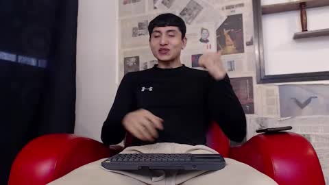 Snapshot of god_of_olympus1 chatting on 11/21/25, 12:37 steven online show from 11/21/25, 12:37