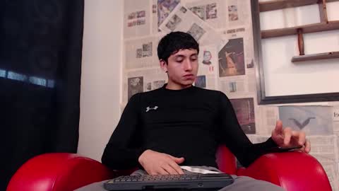 Snapshot of god_of_olympus1 chatting on 11/28/25, 02:42 steven online show from 11/28/25, 02:42